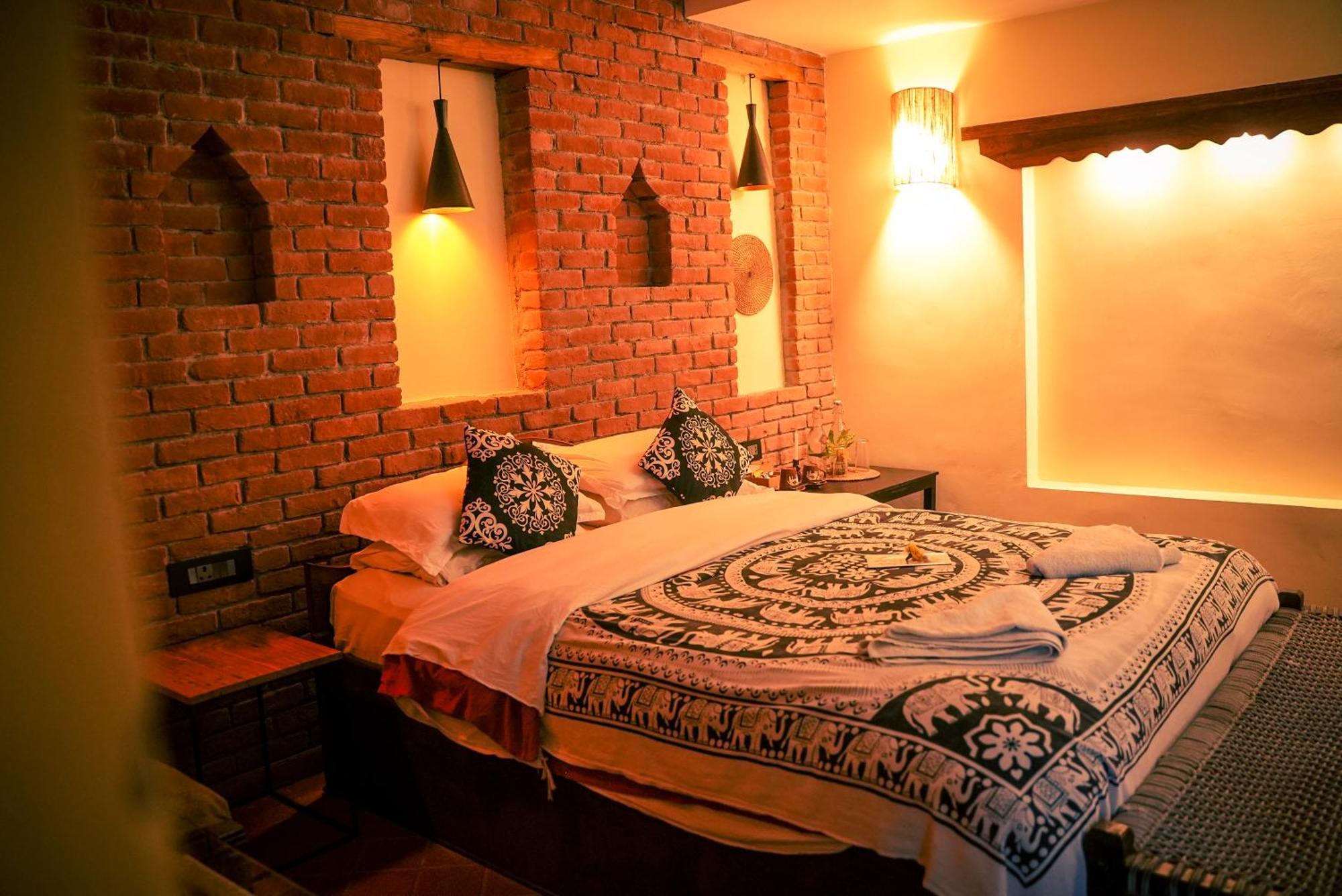 Sapana Village Lodge Саураха Экстерьер фото