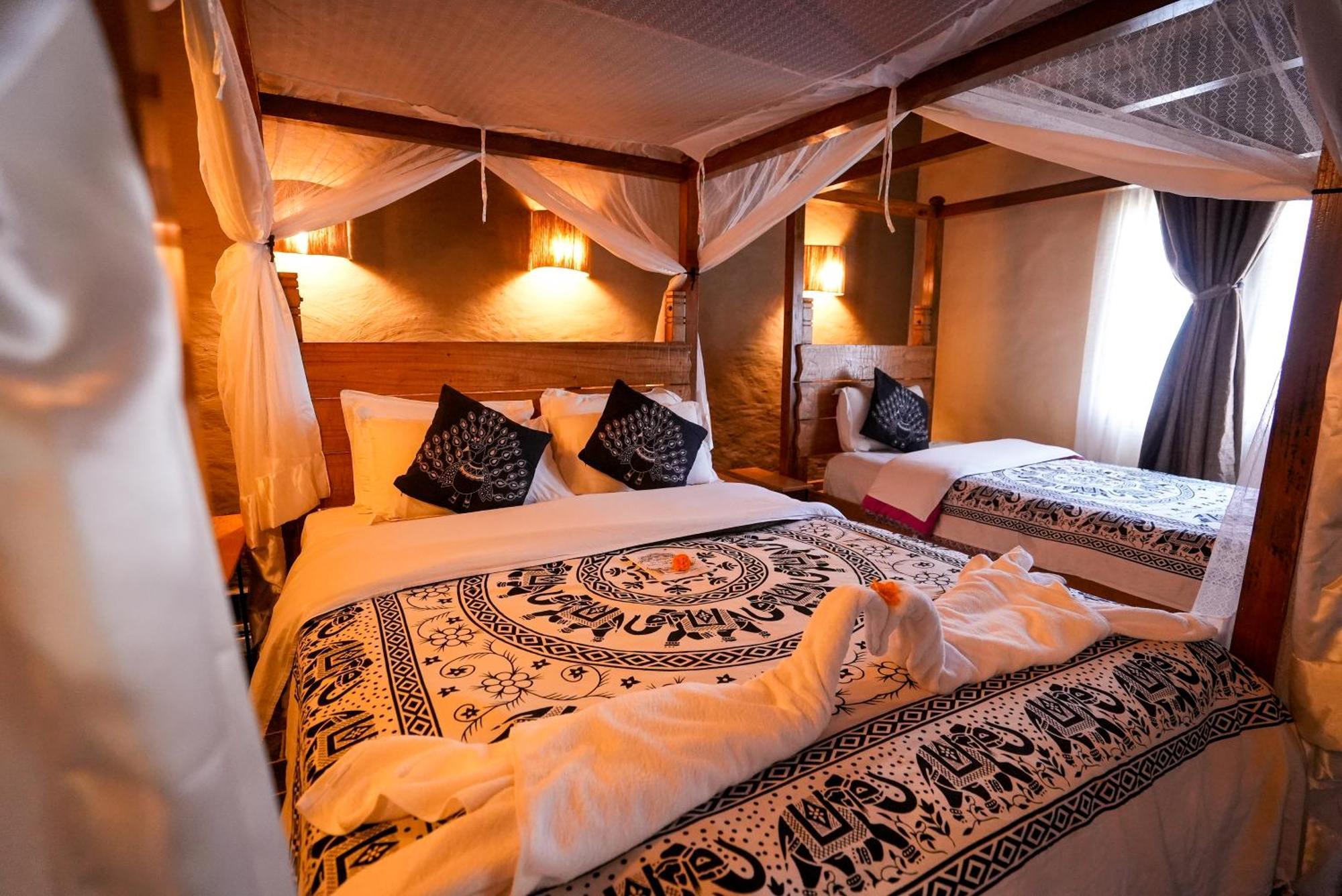 Sapana Village Lodge Саураха Экстерьер фото