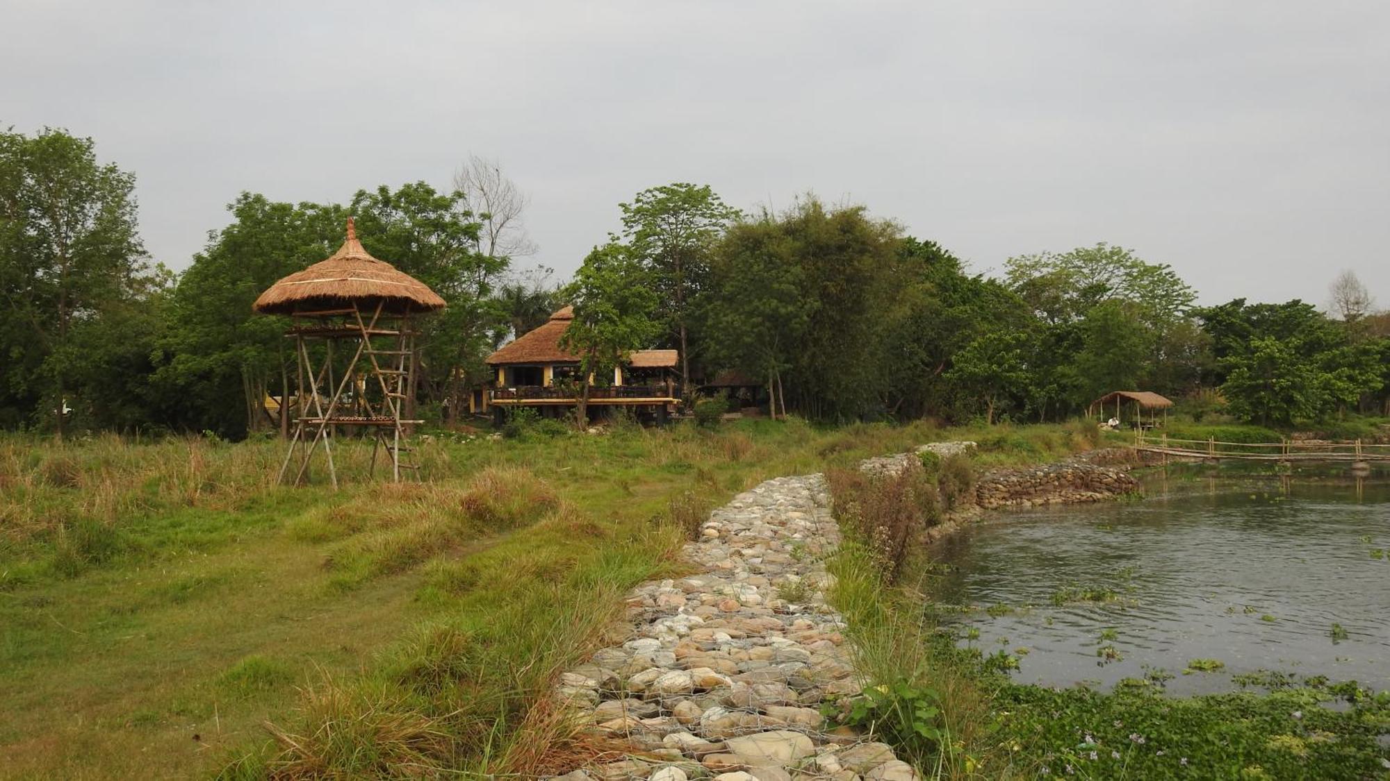 Sapana Village Lodge Саураха Экстерьер фото