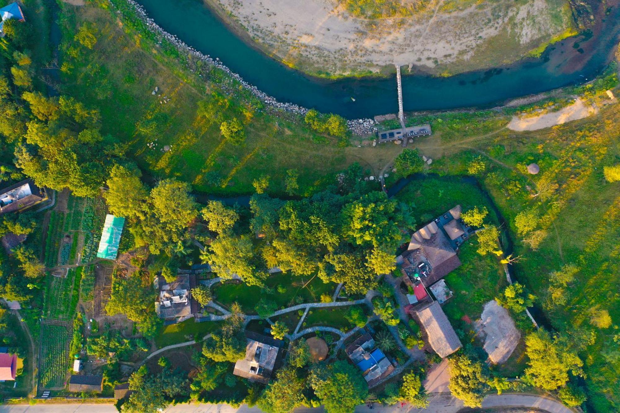 Sapana Village Lodge Саураха Экстерьер фото