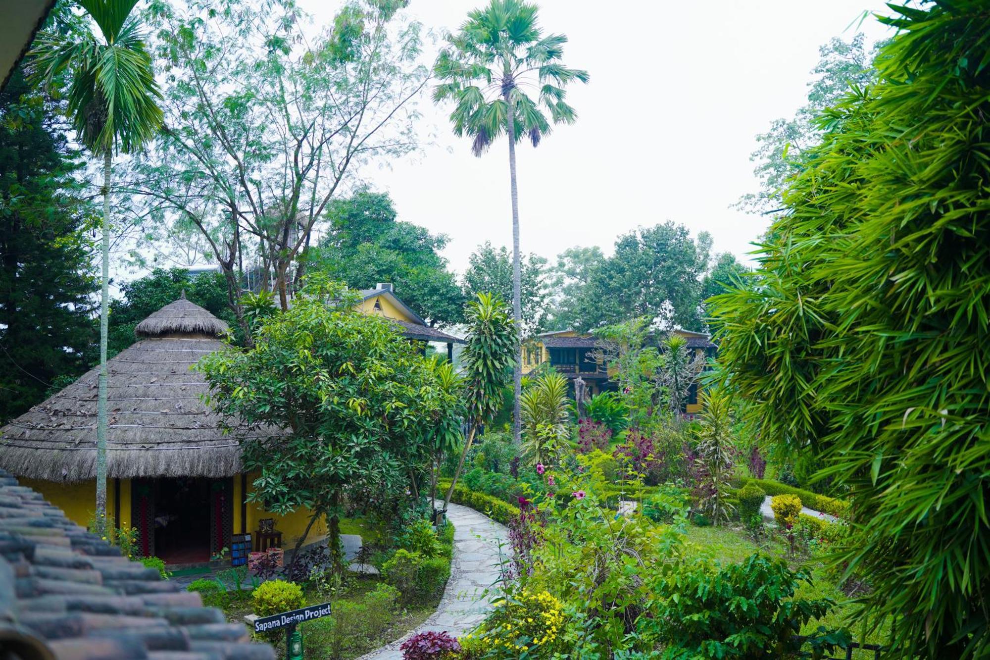 Sapana Village Lodge Саураха Экстерьер фото